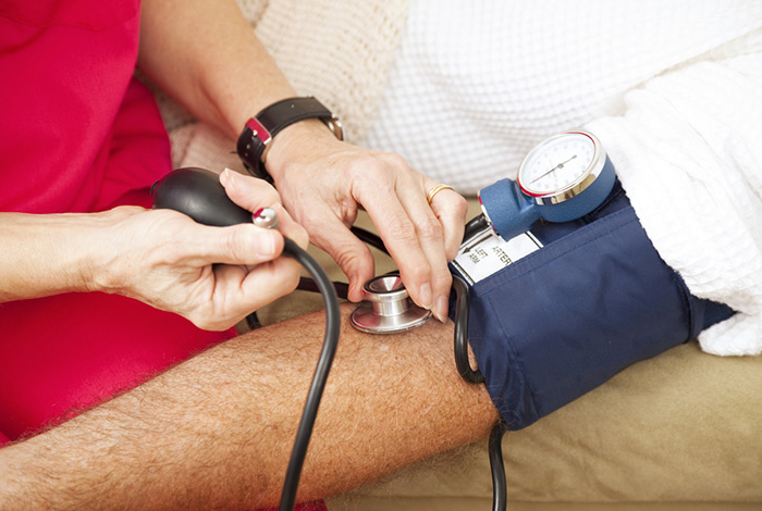 SOINS INFIRMIERS COURANTS ET SPÉCIFIQUES À DOMICILE
